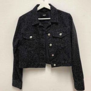  - Nypris: 499kr Säljer pga för lite  