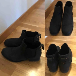  - Stövletter/Ankel boots  •bra skick • äkta läder  •storlek 39 •80 kr 📮Kan skickas mot fraktkostnad(63 kr med skicka lätt) 