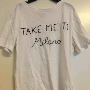  - Jag köpte denna tröja för några år sedan men den var inte min stil😊 + frakt 50kr  Swish funkar också 📲