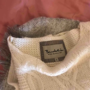  - En fin vaniljvit tröja från Bondelid🤩🐚 EXKLUSIVE frakt!!✨