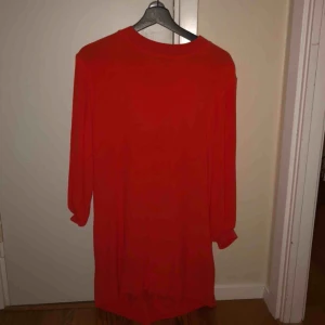  - Orange klänning / tunika från Weekday, storlek xs. Säljer pga bristande användning🌿