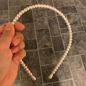  - Diadem använd 1-2 gånger sen jag fick det. Inte förtjust i diadem så använder aldrig den mera. 