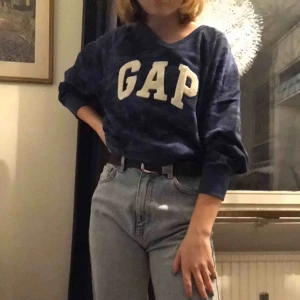 - Jättefin tröja från GAP. Nyskick, använd Max 4ggr 70kr inkl frakt men pris kan diskuteras 