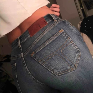  - Tiger of Sweden jeans. Använda ett fåtal gånger så dem är i väldigt bra skick! As snygga dessutom!! Går att frakta:)