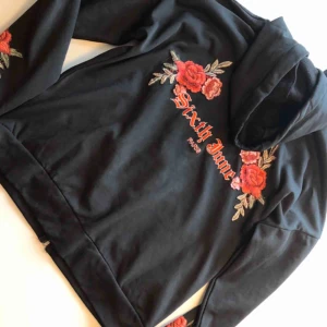  - Snygg tröja hoodie från sixth June stl M använd 1 gång