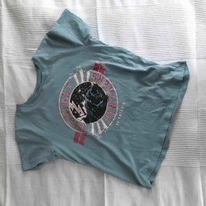  - En jättefin retro tröja som kommer från ginatricot🌸💕