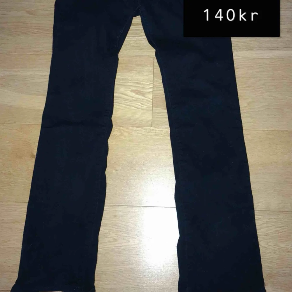 Bootcut från Levis i stl 28!. Jeans & Byxor.