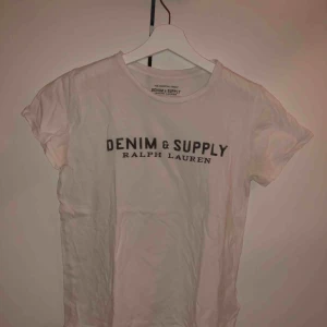  - Vit denim and supply Ralph lauren köpt för 350kr