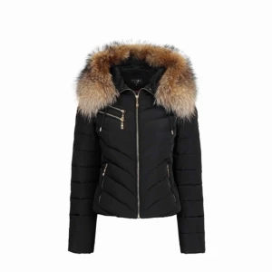  - Hollies jacka i bra skick, äkta päls. Köptes för 4000kr säljes för 600kr