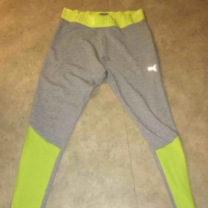  - Riktigt sköna leggins, använda en gång.  Passar L-XL. Köparen står för frakt 💕