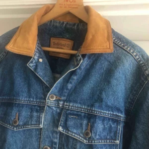  - Bra skick. Krage i läder