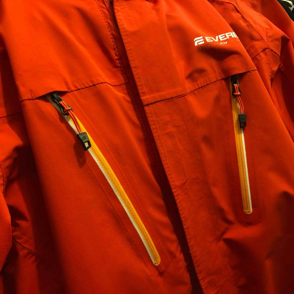 Everest skidjacka röd/orange. Herrstorlek | Plick Second Hand