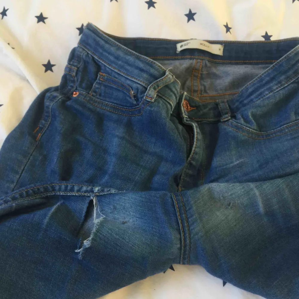 ”Molly” jeans, HÅLIGA DÄRAV LÅGT PRIS 🤠priset gäller avhämtning hos mig🤠. Jeans & Byxor.