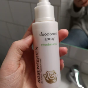  - Knappt använd spray deodorant från Rosenserien. Frakt ingår inte, inga återköp😊