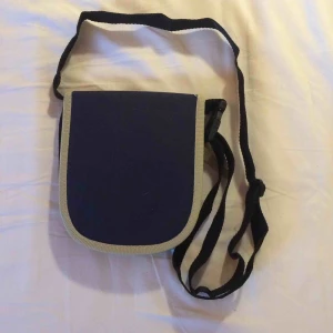  - Fannypack! Köparen står för frakt:) 