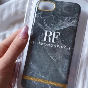  - Nytt skal från Richmond&Finch iphone 7!