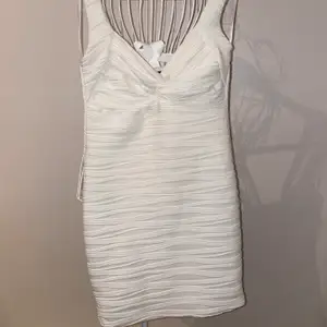 Lever worm dress in size small 
