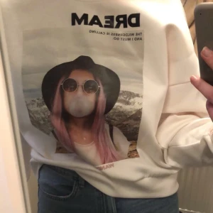 ONLY sweatshirt - I nyskick, använd en gång. Köparen står för frakten💕💕