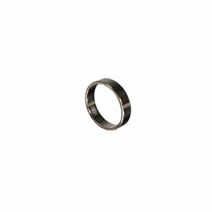 Sterlingsilver ringar - Vårt UF-företag Sterly UF:s affärsidé är att erbjuda hållbara sterlingsilver ringar till en prisvärd summa. Våran ring Banksy är en unisexring i tidlös modell. Ringen består av 925 sterlingsilver vilket ger ringen hög hållbarhet. Den stilrena designen gör att ringen kan bäras under lång tid framöver, alternativt läggas undan något år för att sedan åter plockas fram och bäras igen. De tillgängliga storlekarna är 6, 7 & 9 (se bild 3 för storleksguide). Skriv en kommentar, ett meddelande eller klicka in på vår hemsida www.sterlyuf.com för att beställa en ring!  