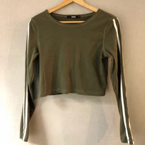 Grön topp från BIK BOK - Grön topp från BIK BOK Varumärke : BIK BOK Storlek : M