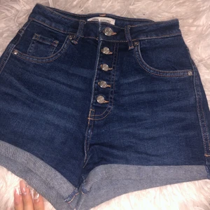 Shorts  - Snygga shorts från ZARA, sitter jätte fint på