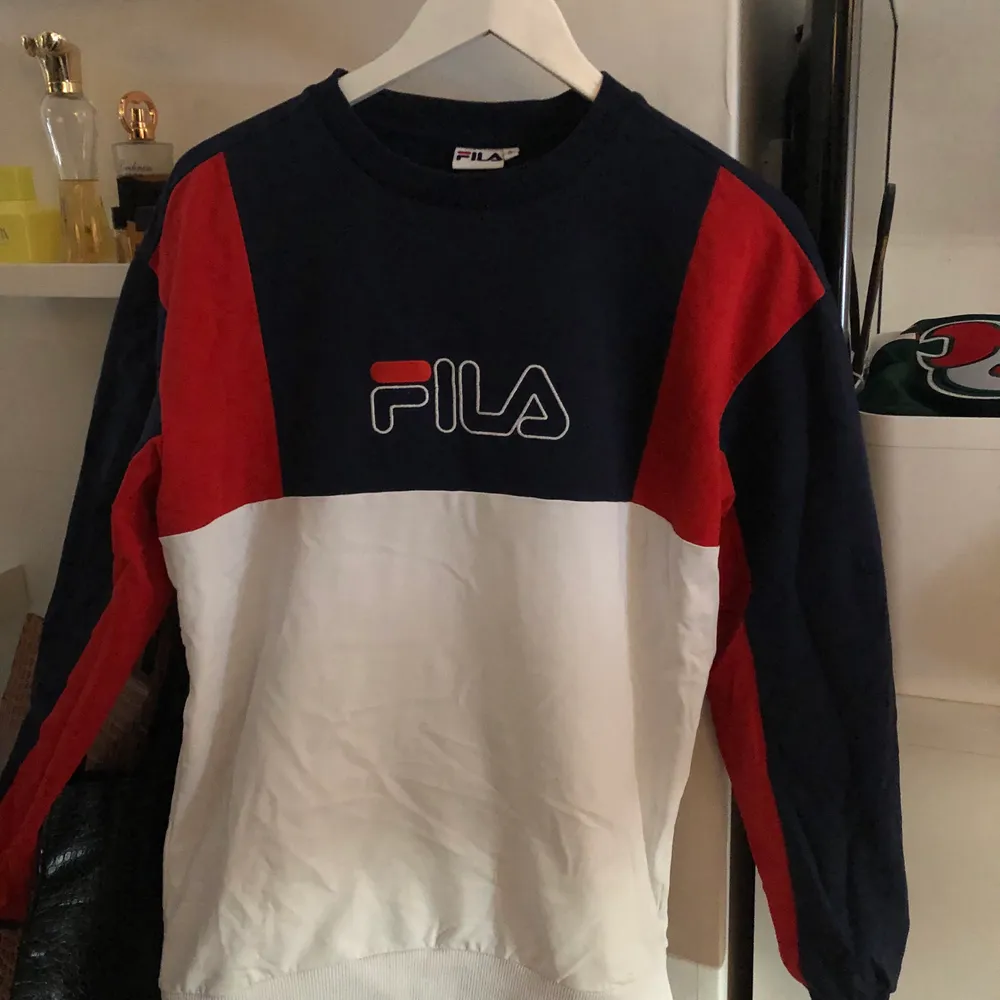 Sweatshirt från FILA i strl S. . Tröjor & Koftor.