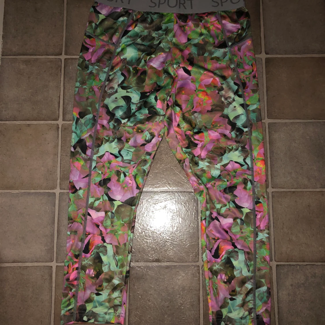 Lindex träningstights (trekvarts) stl L - 90