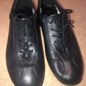 Bekväma Ecco skor strl 37 - Säljer mina snygga och sköna Ecco skor använda ett fåtal gånger inomhus, nästan ny skick köpta i Kiel ☺️ Nypris 89,95 EURO