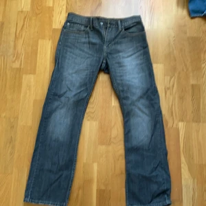 Levis 514  - Slim jeans me lite wide längs benen 