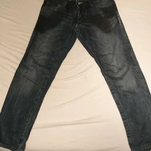 Dsquared2 jeans denim oil - Storlek 46, är i bra skick. Fungerar med byten. Pris går att diskutera 