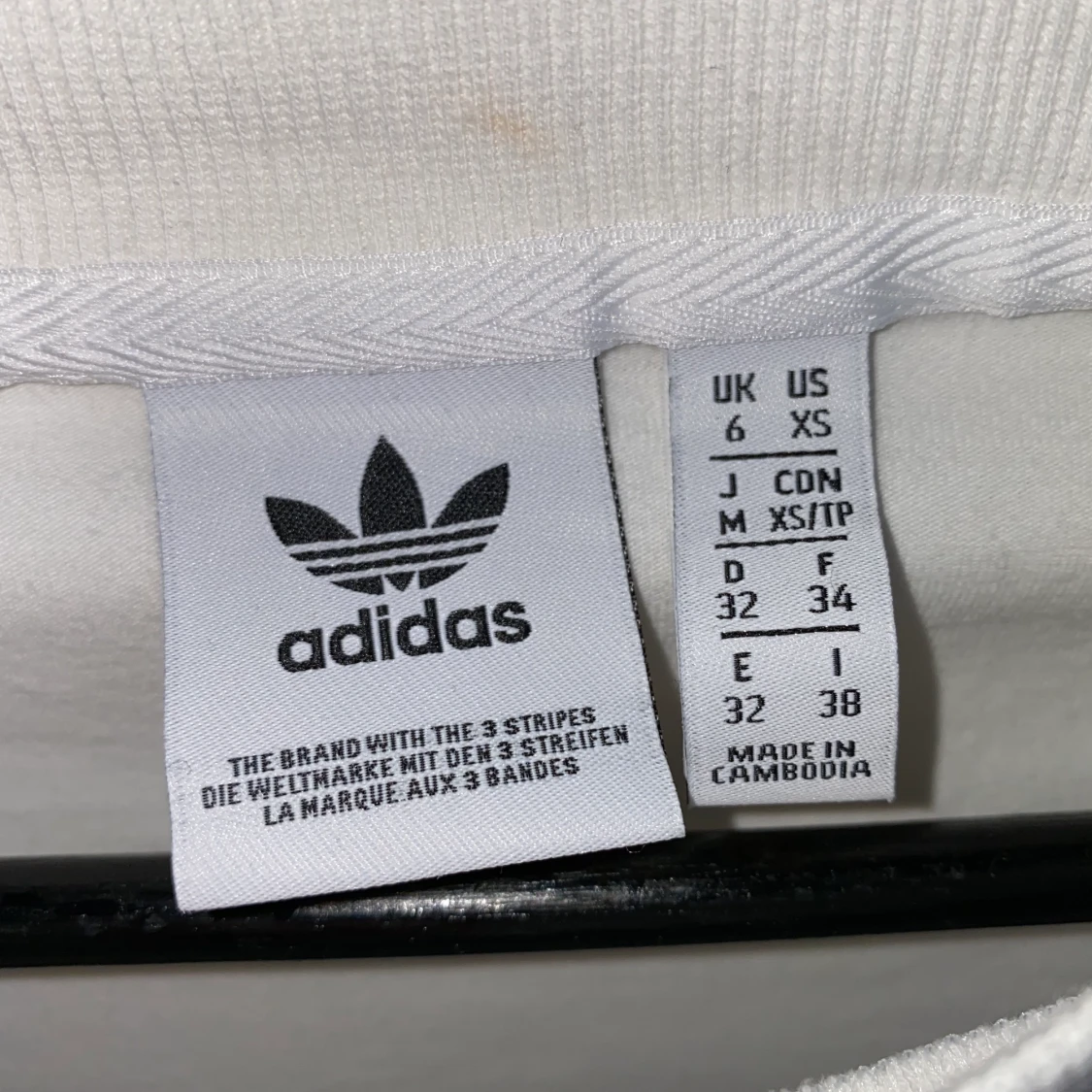 Adidas tröja strl XS - 90