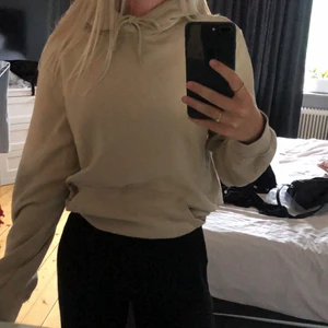 Hoodie från Hm - Köpt i höstas och aldrig använd 