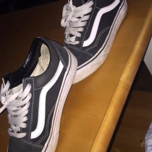 Vans  -  väldigt fint skick