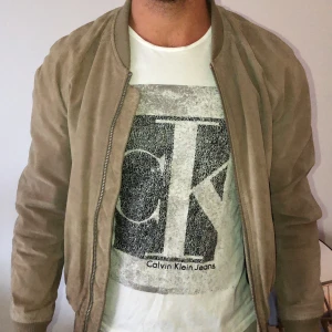 Mocka jacka  - Jacka ifrån JOFAMA . Nypris : 3000kr | mitt pris : 850. Mycket fint skick . Fraktkostnad tillkommer