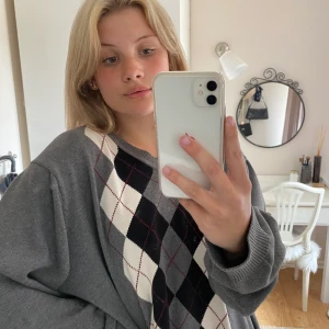 Vintage tjocktröja  - Vintage tjocktröja i storlek XXL , väldigt bekväm. Ifall du behöver ha den skickad betalar du för frakten själv