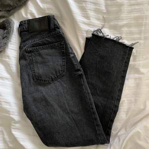 Cropped jeans från Zara som är högmidjade   