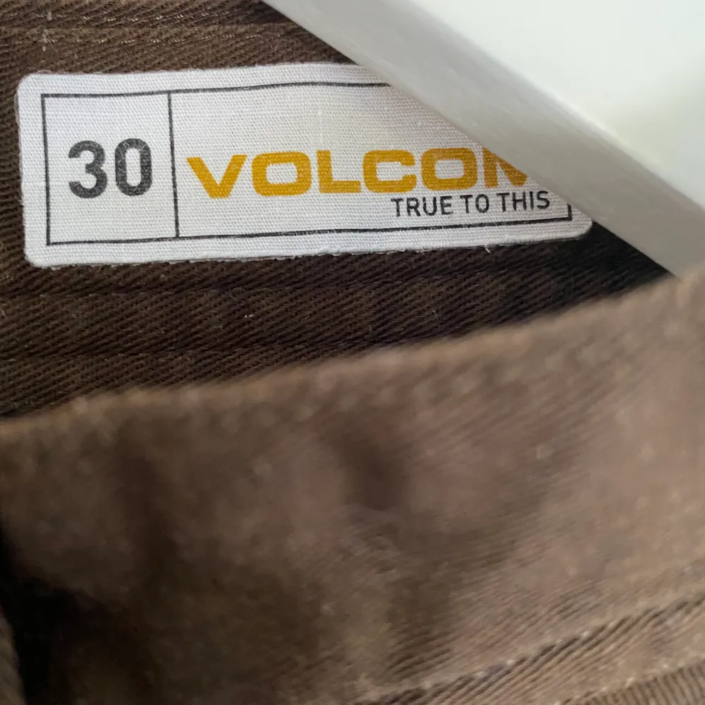 Snygga skate Volcom chinos från Volcom + kontakta för fler frågor :). Jeans & Byxor.