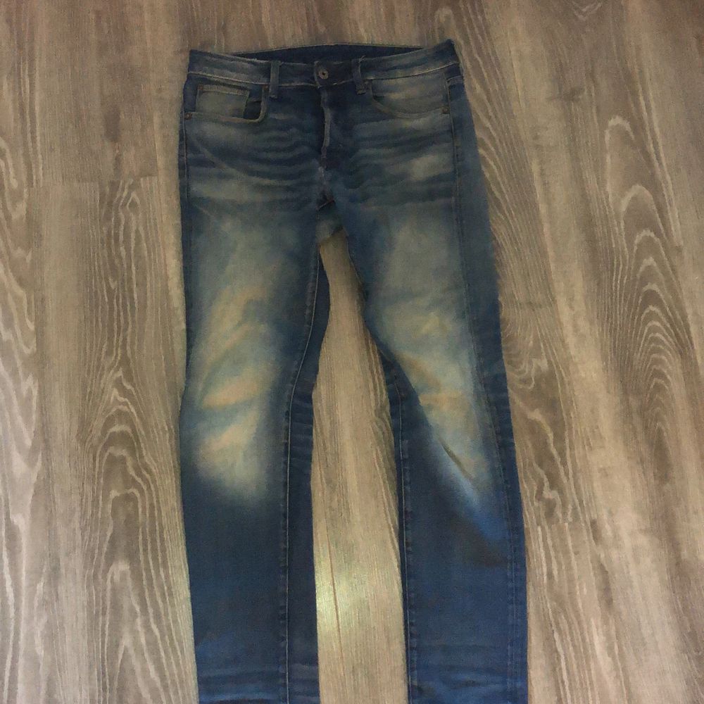 Schyssta jeans från G-star raw. Modell 3301 slim. Storlek-midja:30 längd:34. Köparen står för frakten. Fraktar endast. Jeans & Byxor.