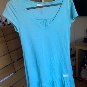 Oddmolly klänning - Söt oddmolly klänning i ljusblått. Helt oanvänd och säljer pga fel storlek 