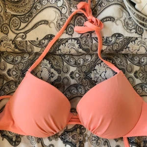 Bikiniöverdel - Super fin ljusrosa bikiniöverdel från H&M i storlek 75B. Frakt ingår i priset💞