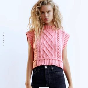 Rosa kabelstickad väst - Kan posta eller mötas upp i Stockholm 💕 storlek M