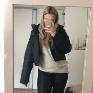 Vinterjacka  - Superfin vinterjacka från ASOS. Så skön och varm/mysig<33 frakt är 88 kronor 