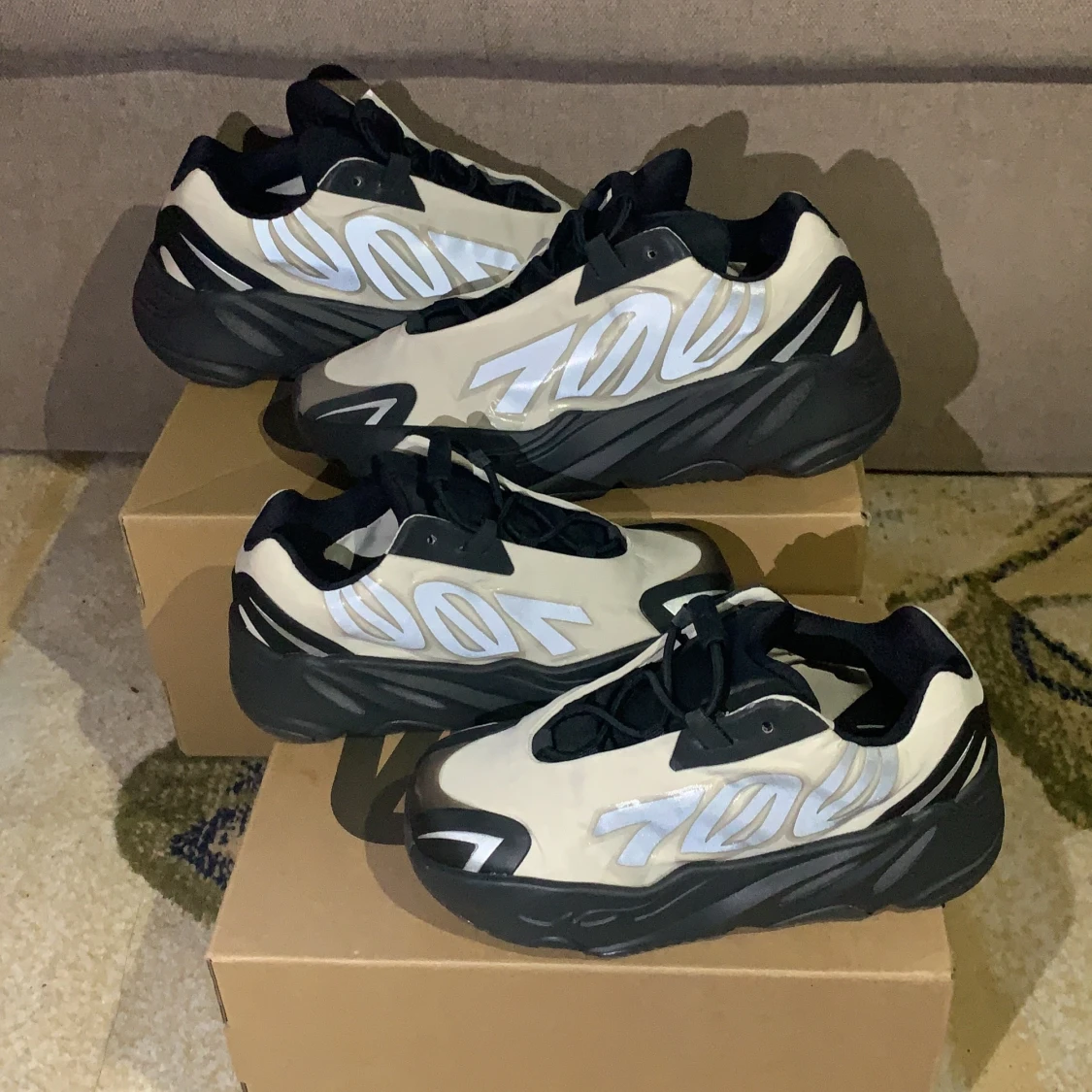 Yeezy mnvn 700 - 91