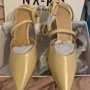 Klackskor  - Klackskor från nakd kommer inte till användning. Aldrig använda 