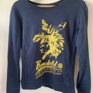 Collegetröja från Bondelid - Bra skick! Liten i storleken! 