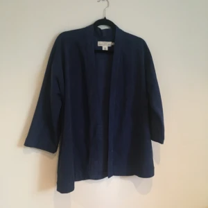 Marinblå kavaj/jacka - Fint skick! Storlek small 