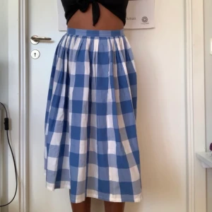 Kjol beyond retro  - Kjol från beyond retro i sthlm! Knappt använd. Fraktar mot avgift❤️