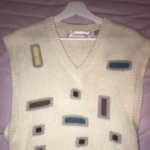 Pullover  - Säljer denna pullover då den ej kommer till användning, frakt tillkommer 