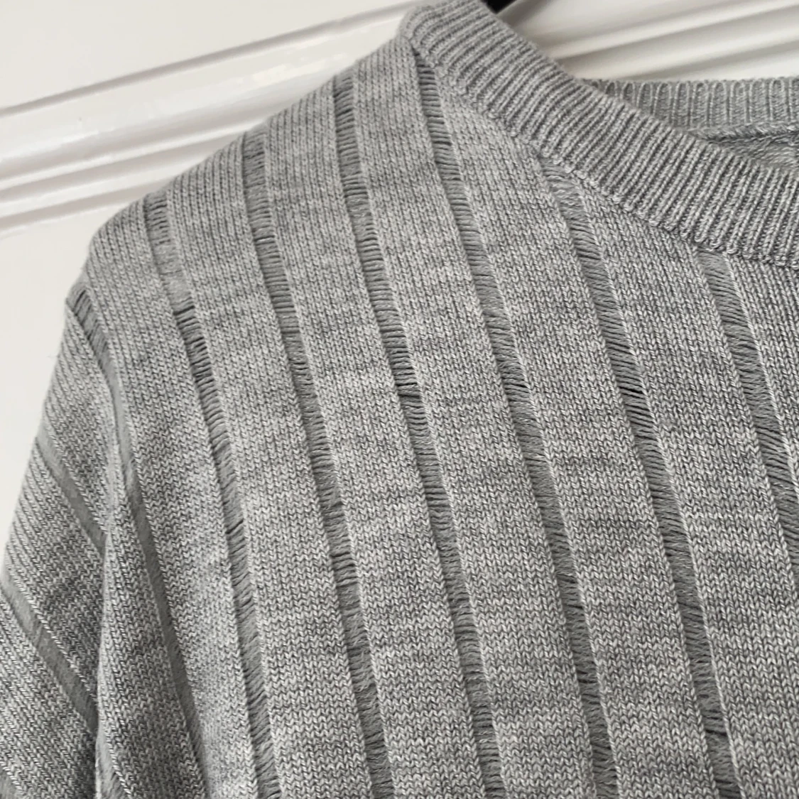 Grå stickad tröja  - 90