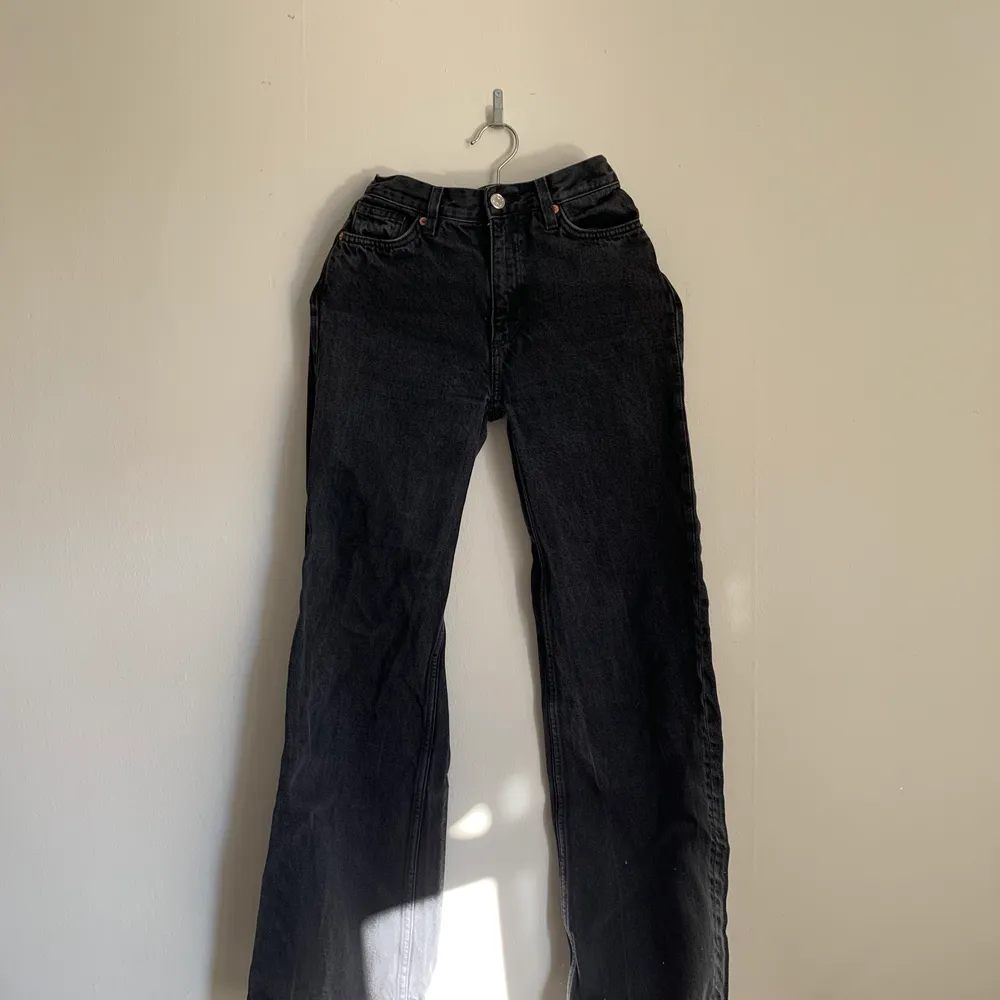 Mobil jeans som blivit för små, så snygga. Jeans & Byxor.